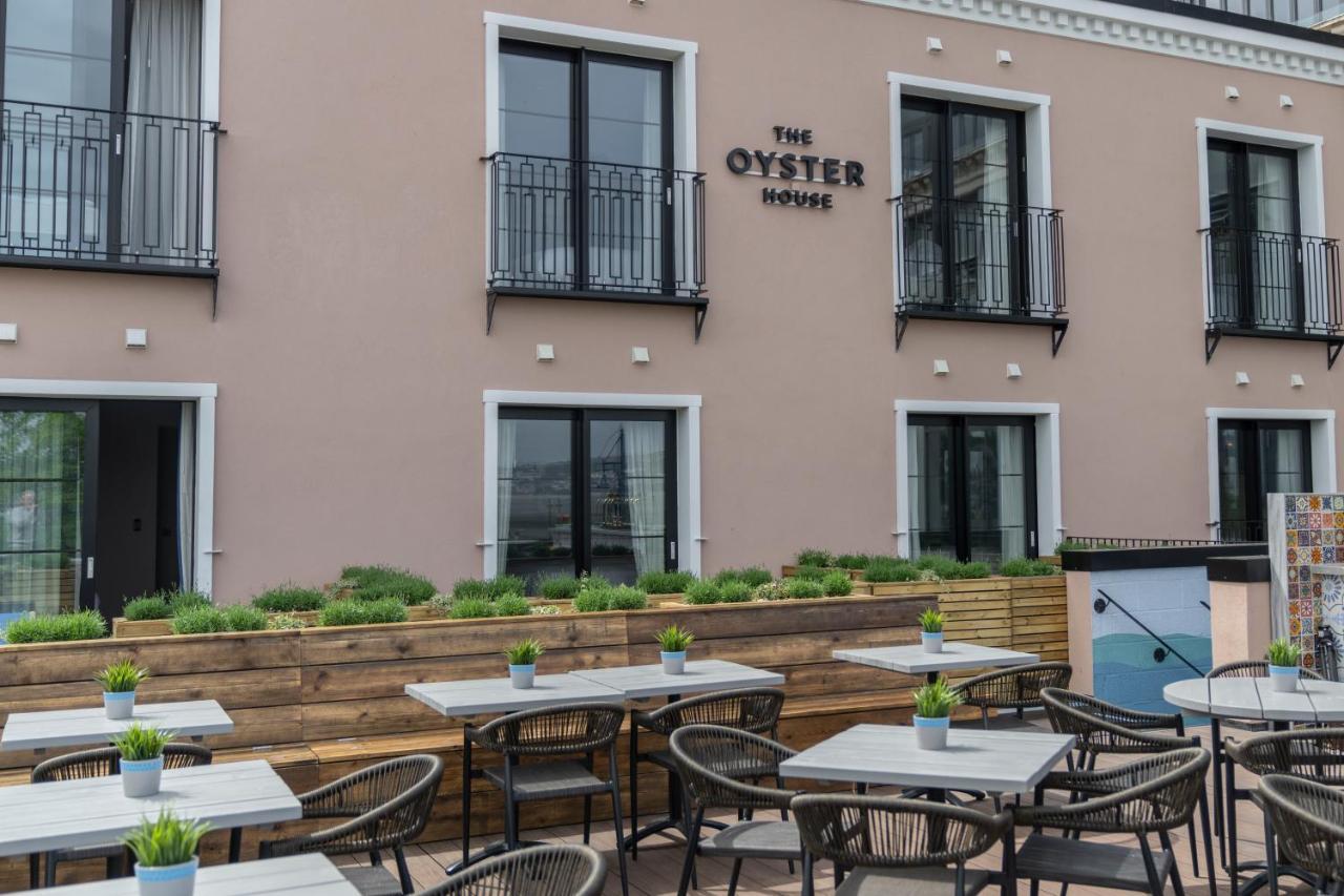 Отель Oyster House Мумблес Экстерьер фото